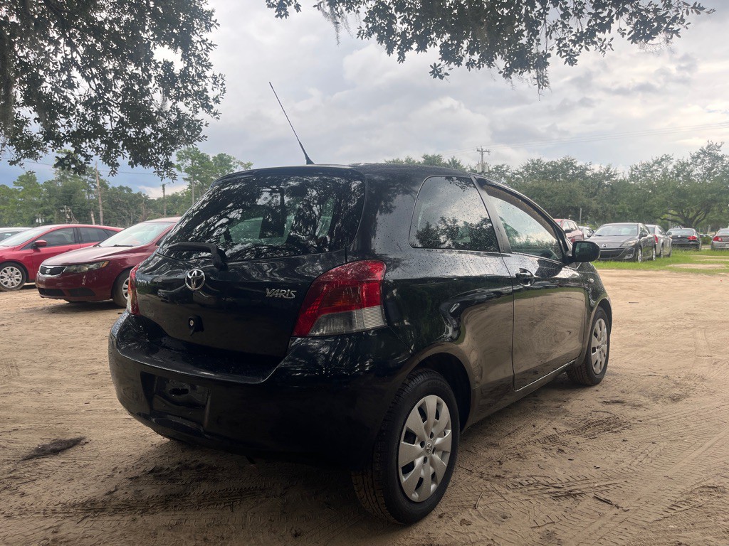 2010 Toyota Yaris Image 7