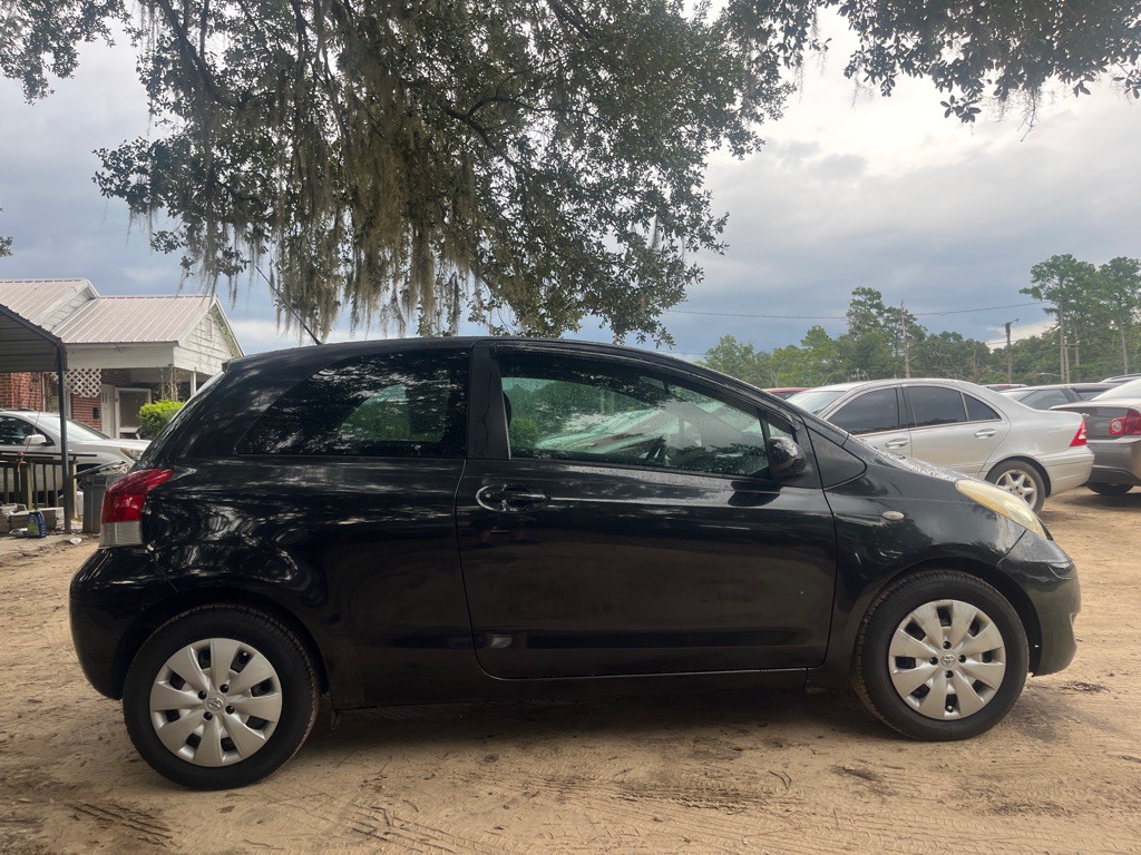 2010 Toyota Yaris Image 8