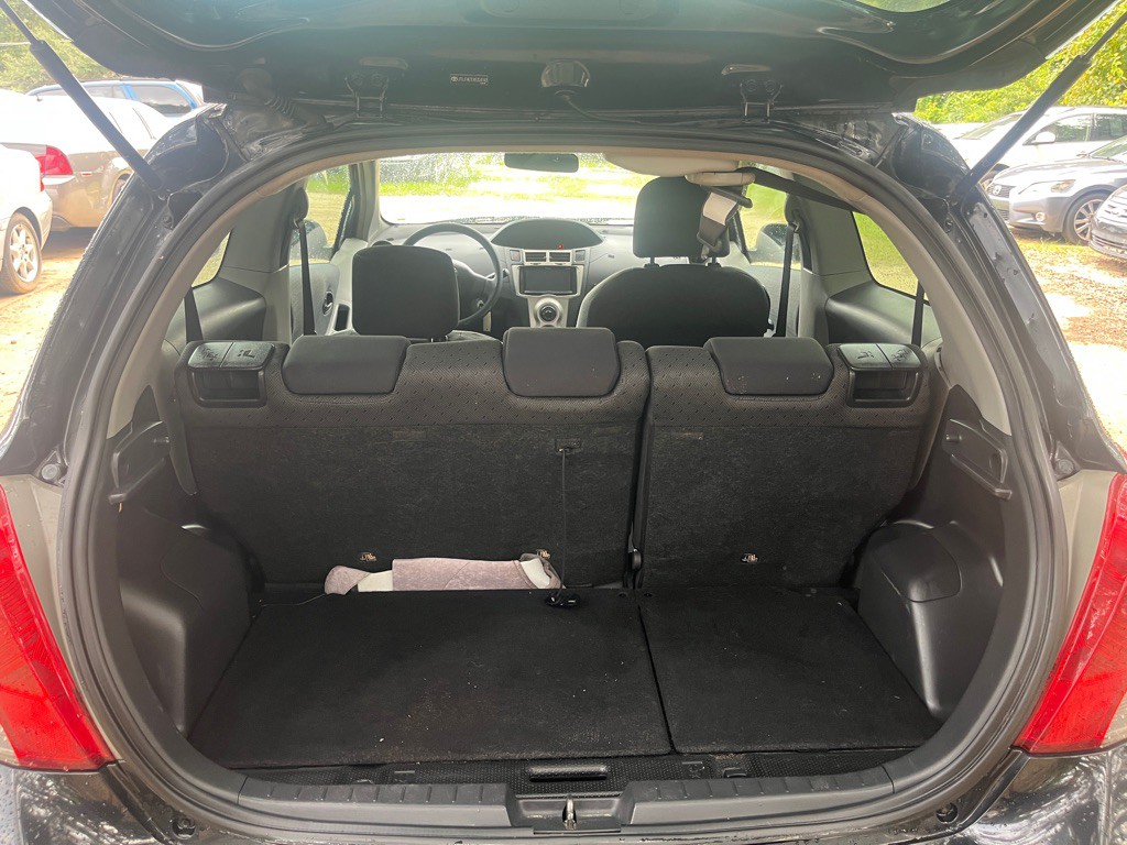 2010 Toyota Yaris Image 13
