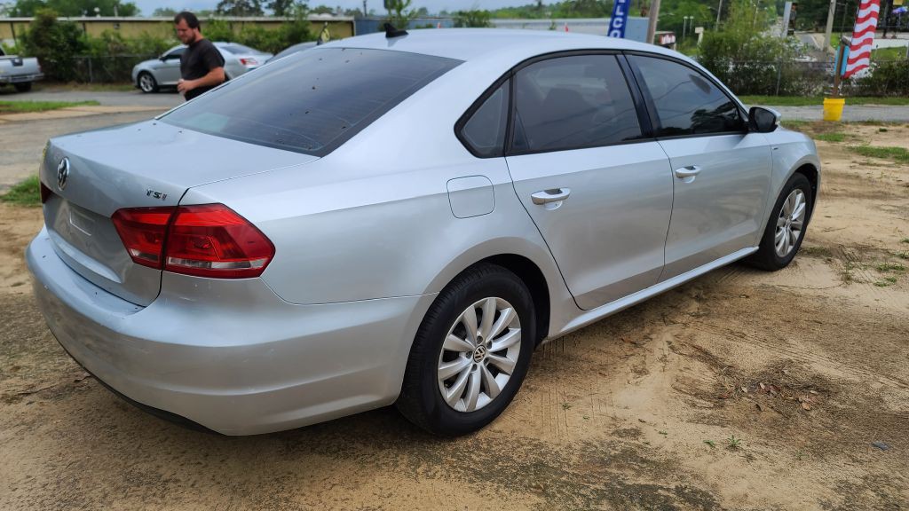 2015 Volkswagen Passat Image 3