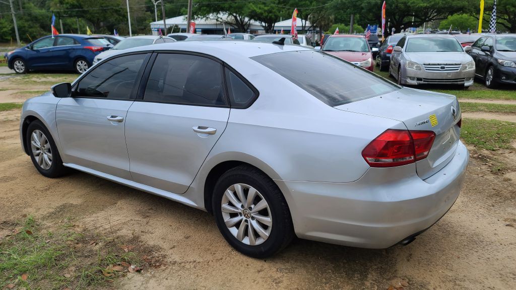 2015 Volkswagen Passat Image 4