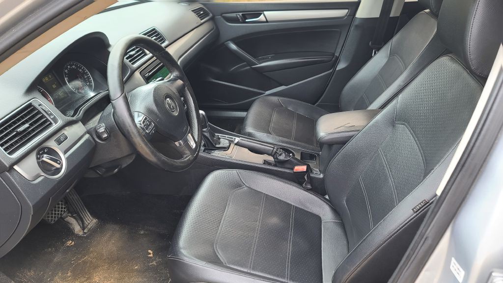 2015 Volkswagen Passat Image 9