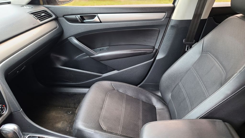 2015 Volkswagen Passat Image 10