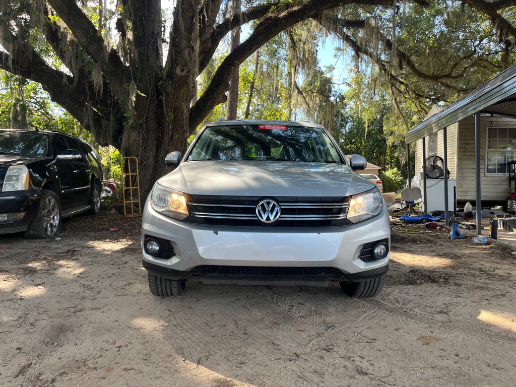 2015 Volkswagen Tiguan Image 2