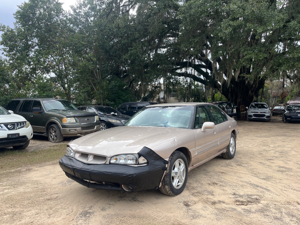 1999 Pontiac Bonneville Image 3