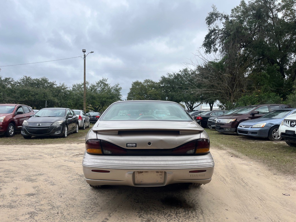 1999 Pontiac Bonneville Image 6