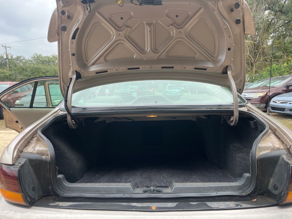 1999 Pontiac Bonneville Image 12