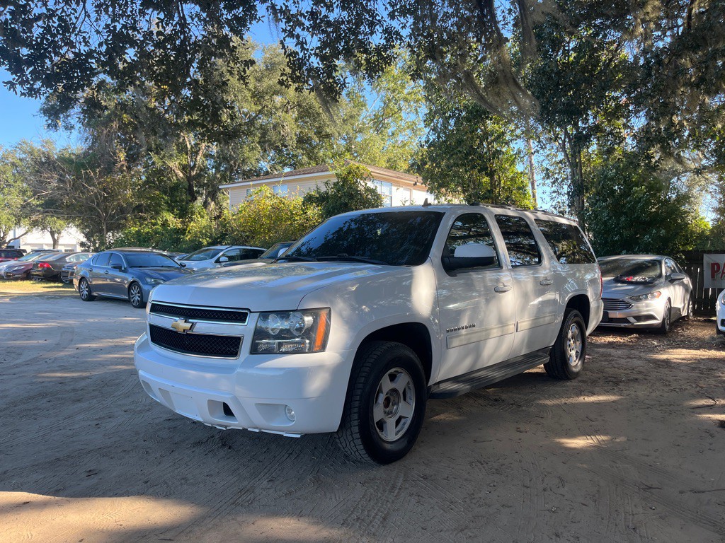 2012 Chevrolet Suburban Image 3