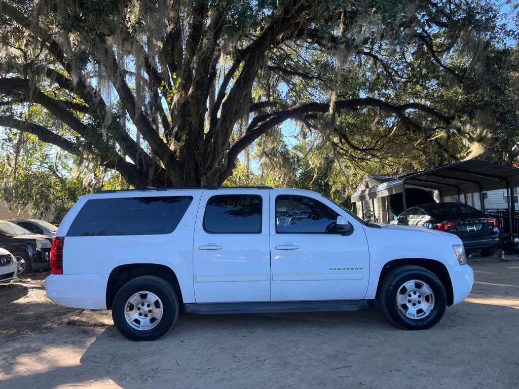 2012 Chevrolet Suburban Image 8