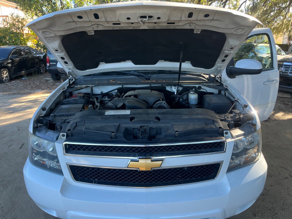 2012 Chevrolet Suburban Image 9