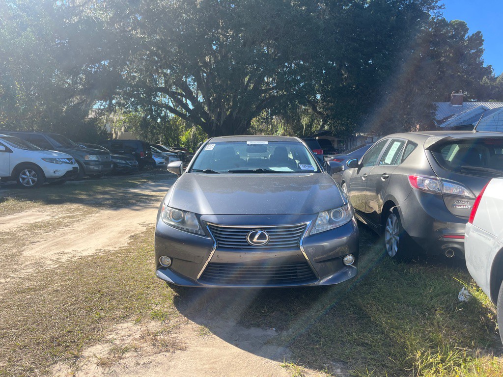 2013 Lexus ES Image 3