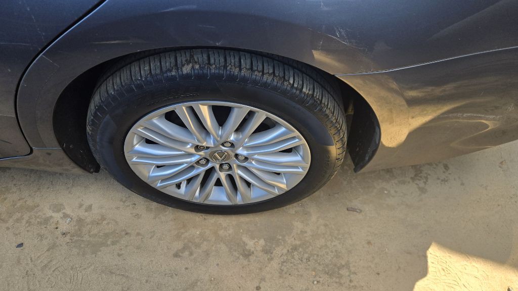 2013 Lexus ES Image 8