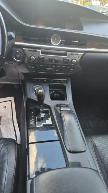 2013 Lexus ES Image 12