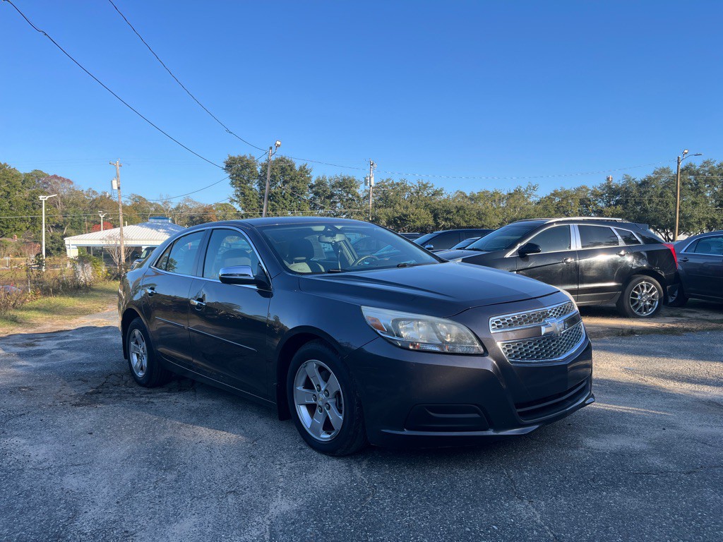 2013 Chevrolet Malibu Image 1