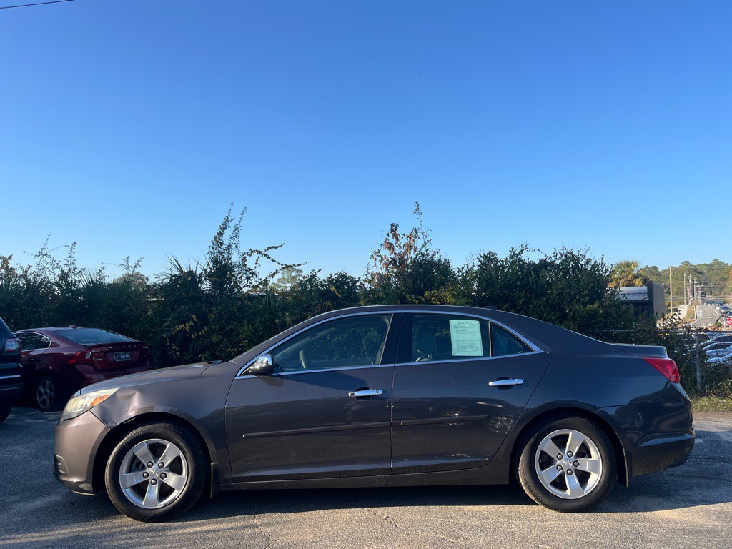 2013 Chevrolet Malibu Image 4