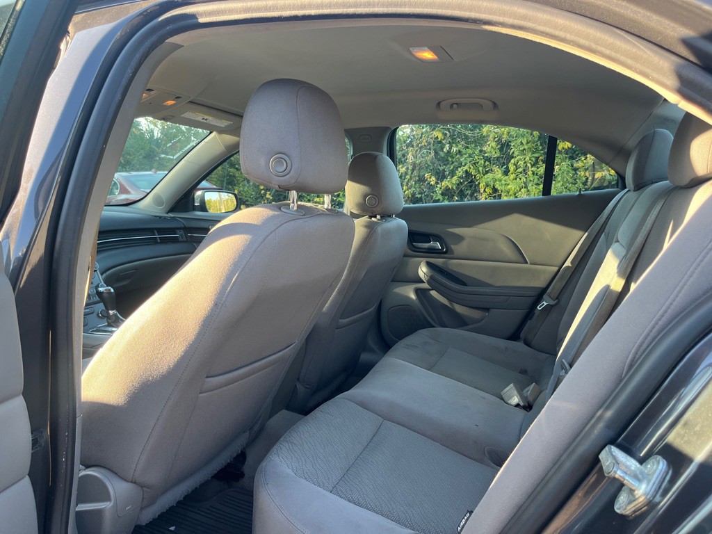 2013 Chevrolet Malibu Image 10