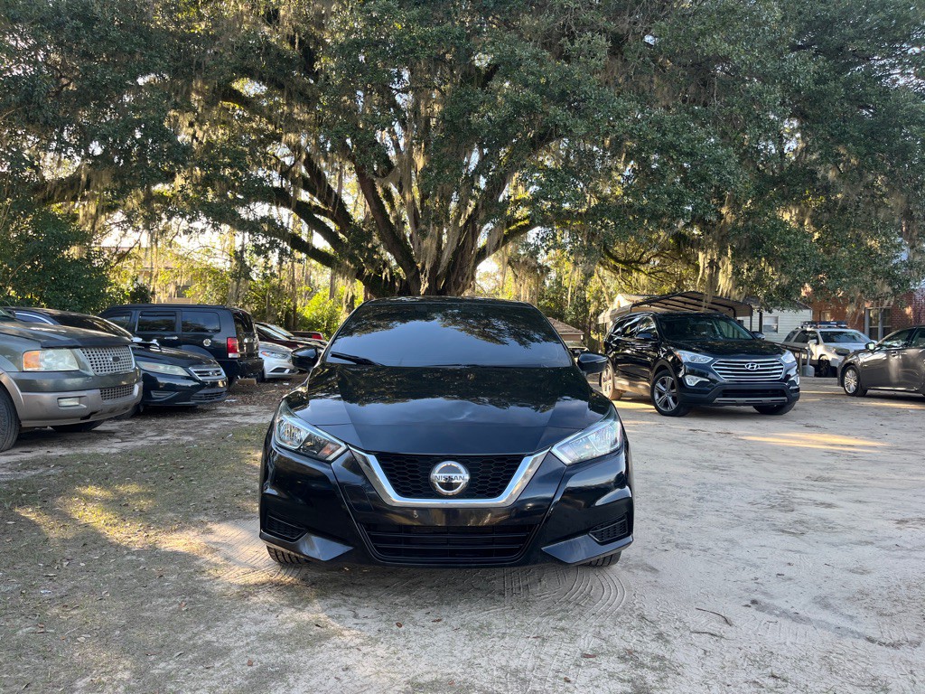 2021 Nissan Versa Image 2