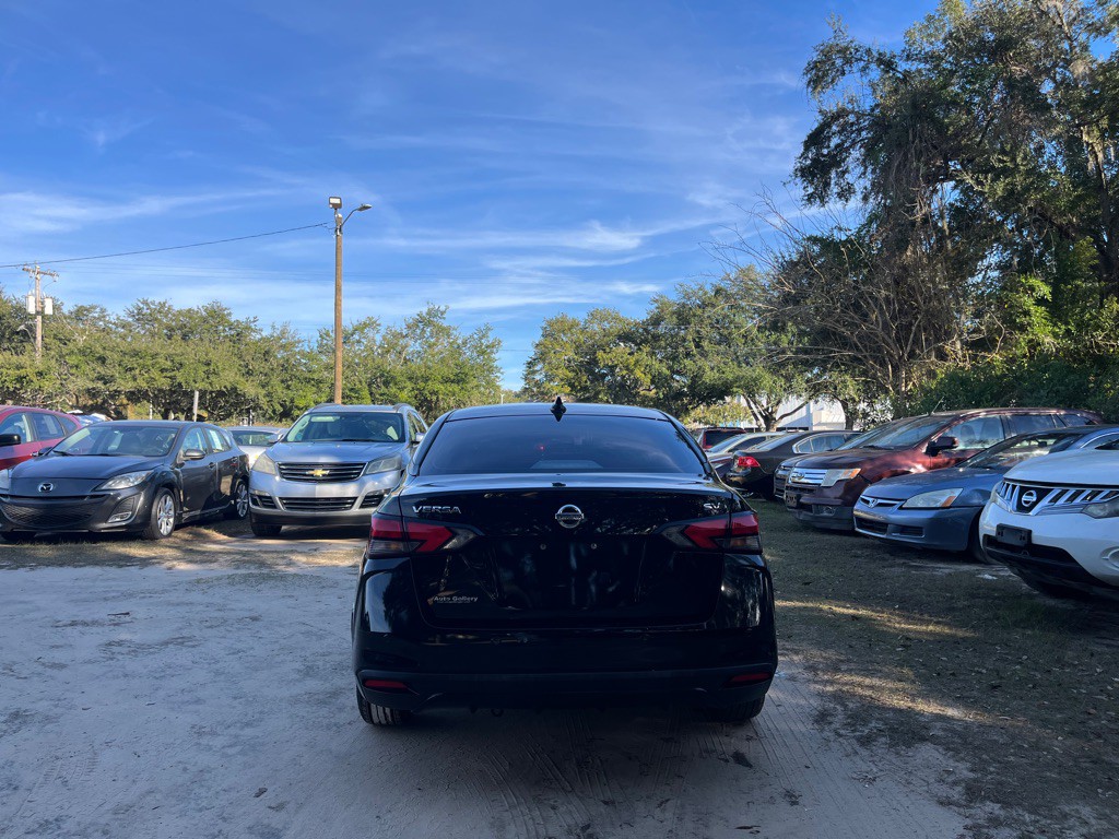 2021 Nissan Versa Image 5