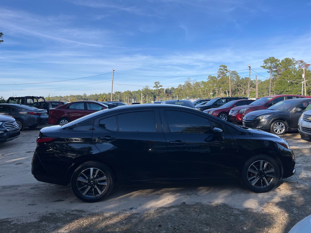 2021 Nissan Versa Image 7