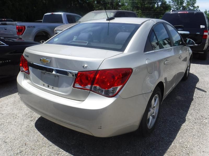 2015 Chevrolet Cruze Image 2