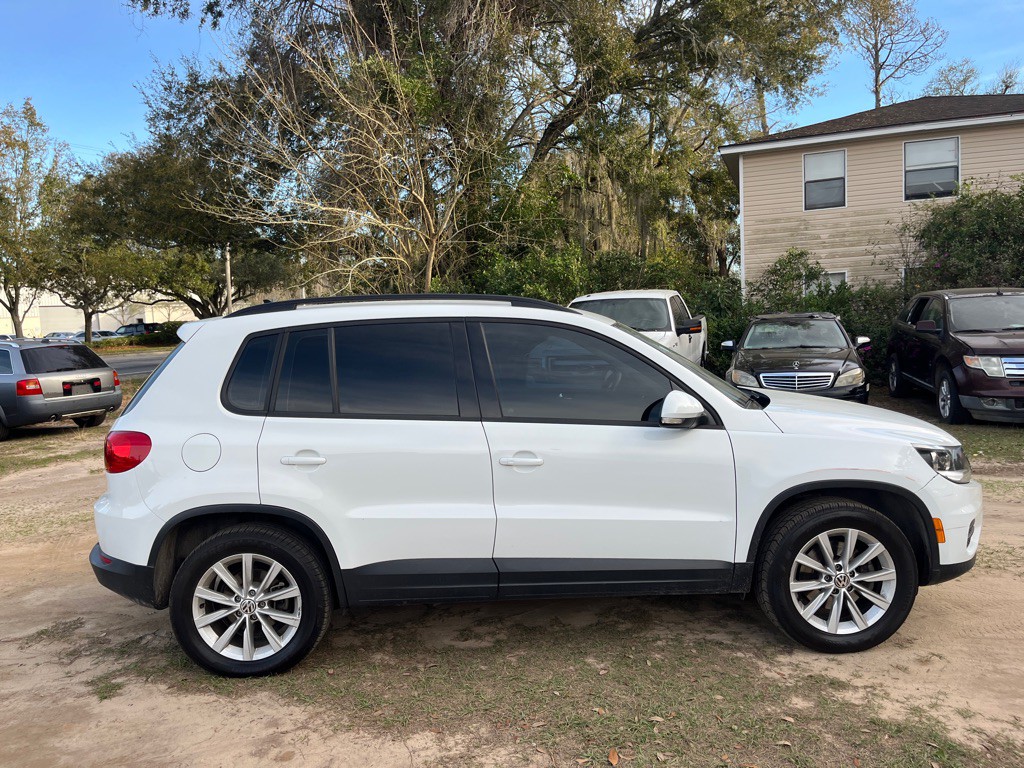 2017 Volkswagen Tiguan Image 8