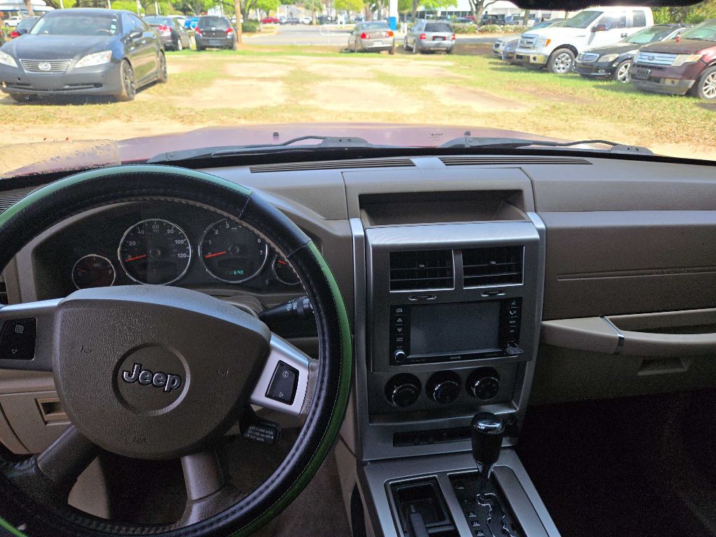 2008 Jeep Liberty Image 11