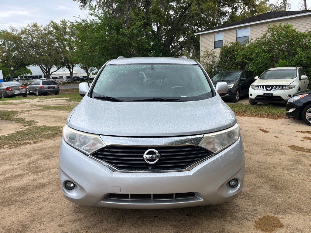 2016 Nissan Quest Image 2