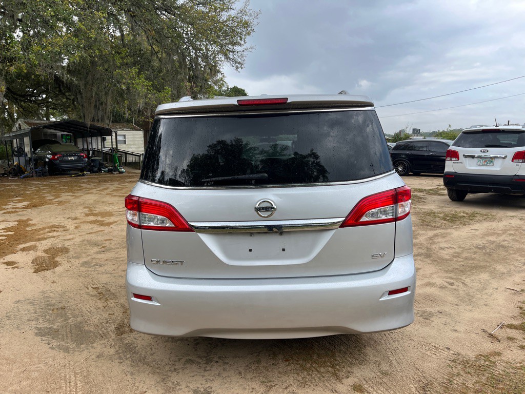 2016 Nissan Quest Image 6