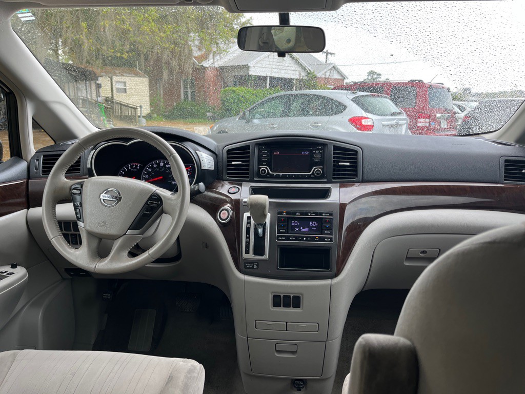 2016 Nissan Quest Image 9