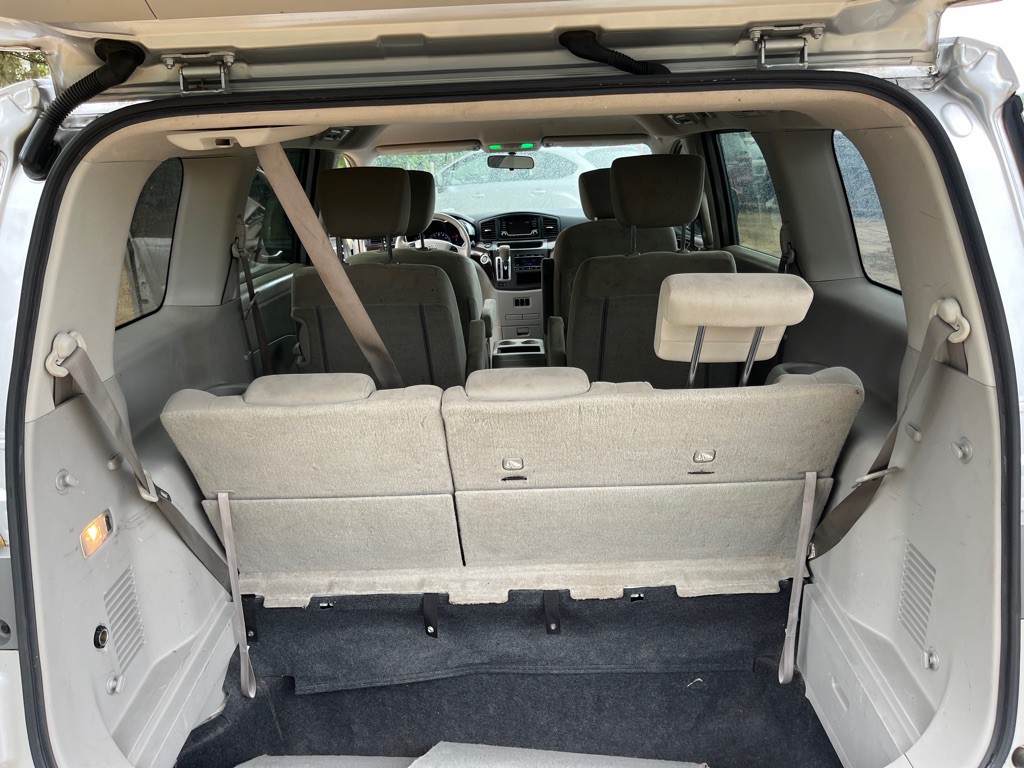 2016 Nissan Quest Image 12
