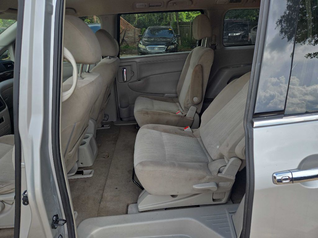 2016 Nissan Quest Image 14