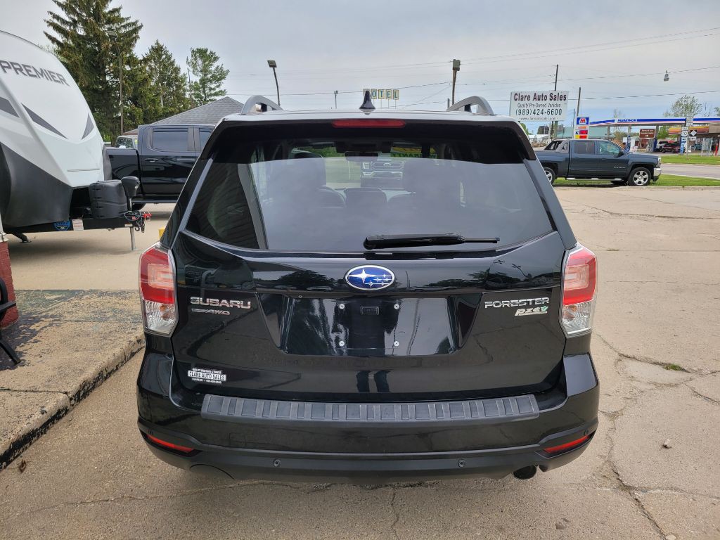 2017 Subaru Forester Image 7