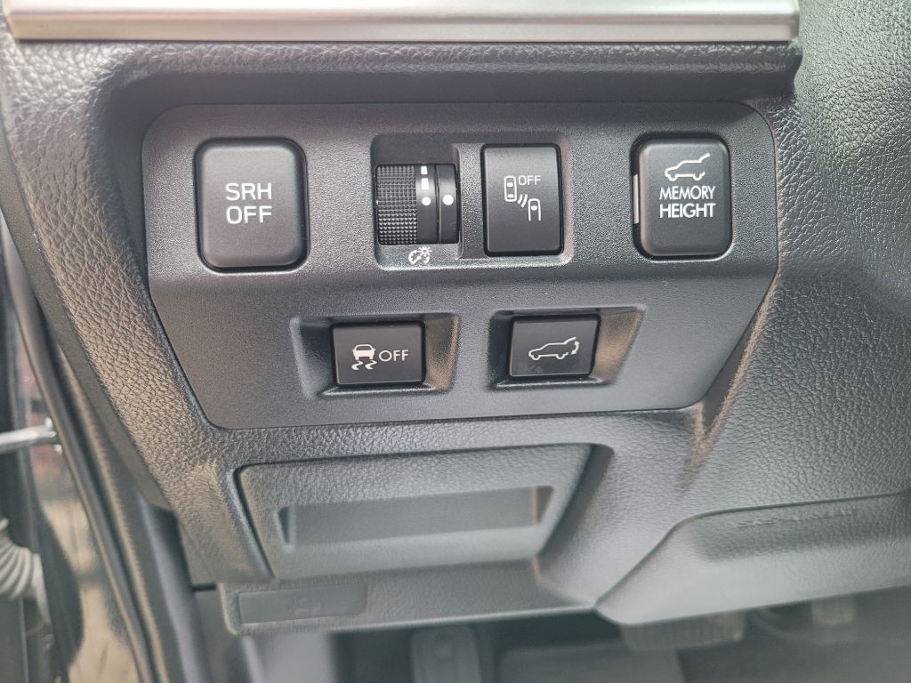 2017 Subaru Forester Image 24