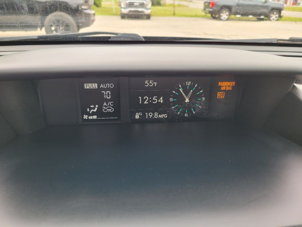 2017 Subaru Forester Image 30