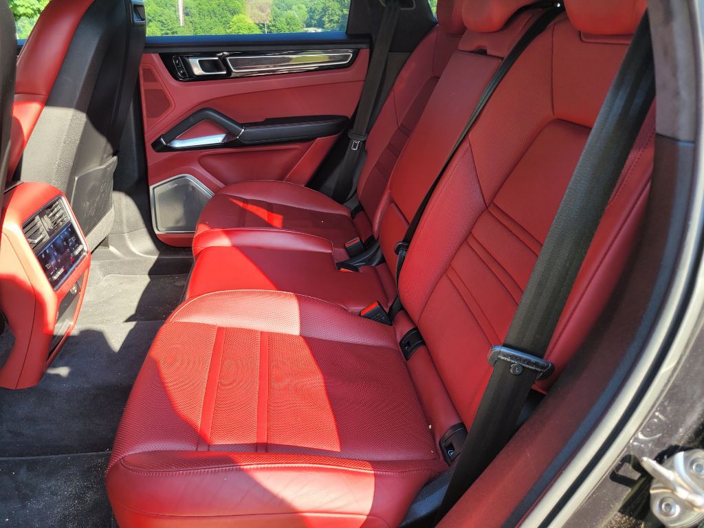 2019 Porsche Cayenne Image 38