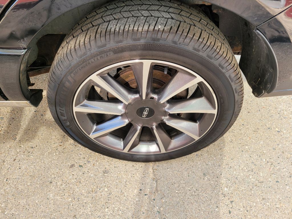 2017 Lincoln Navigator Image 11