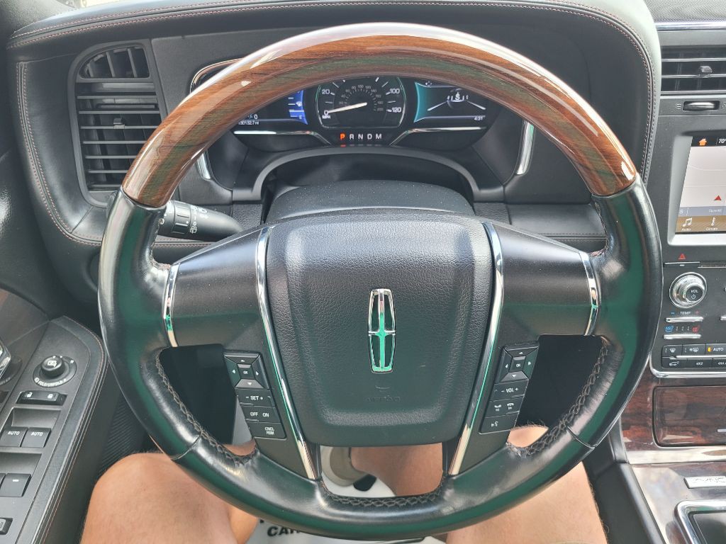 2017 Lincoln Navigator Image 22