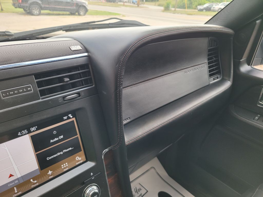 2017 Lincoln Navigator Image 36