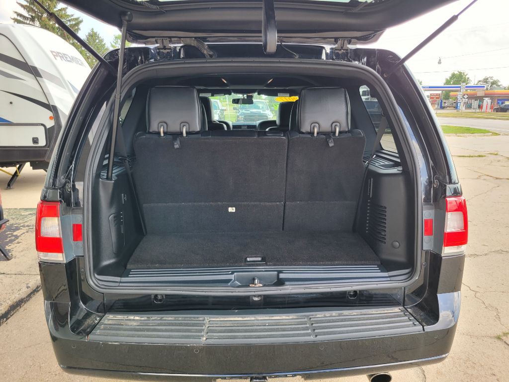 2017 Lincoln Navigator Image 47