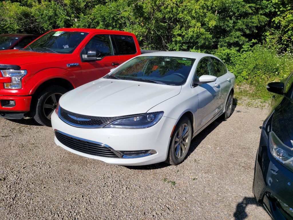 2015 Chrysler 200 Image 1