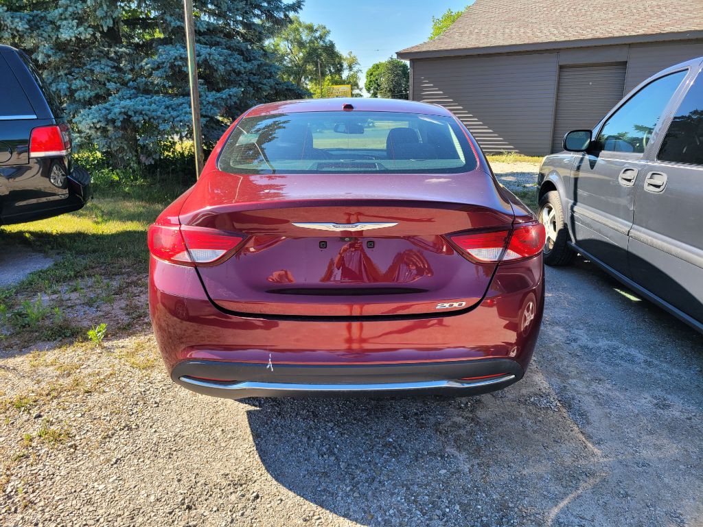 2015 Chrysler 200 Image 4