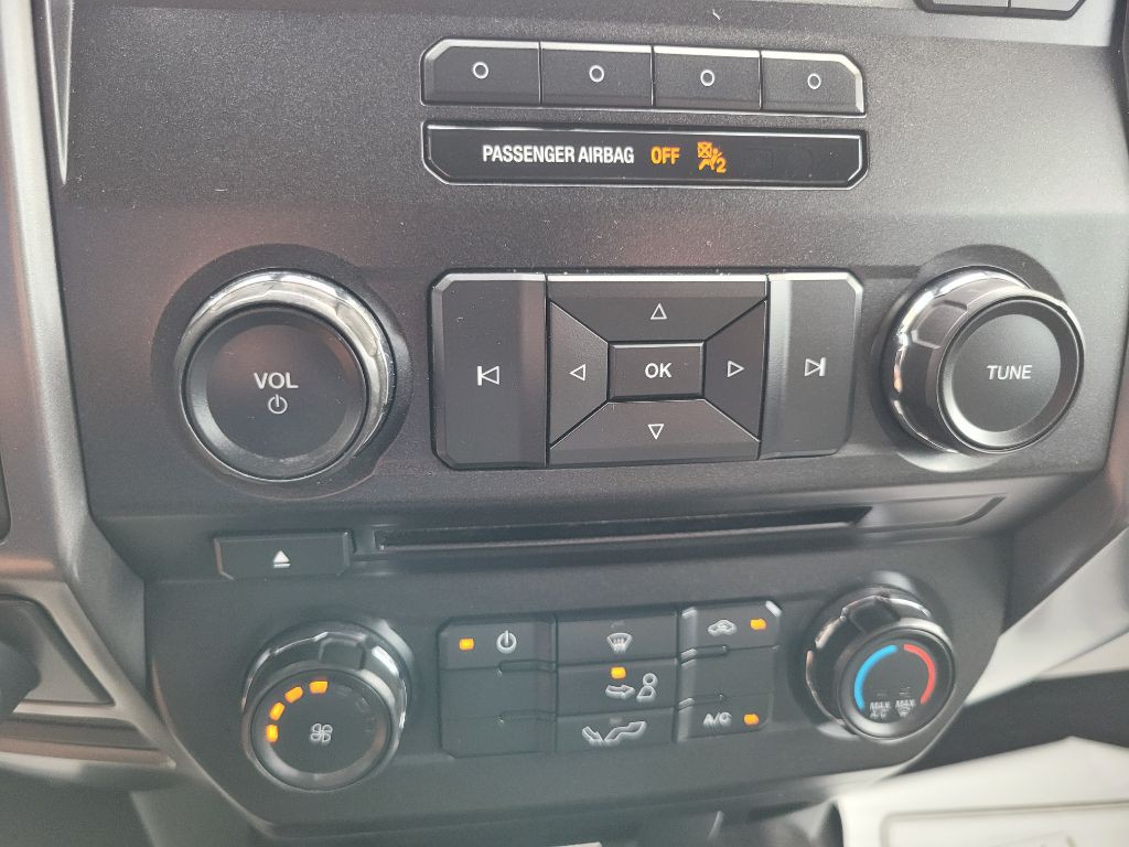 2017 Ford F-150 Image 32
