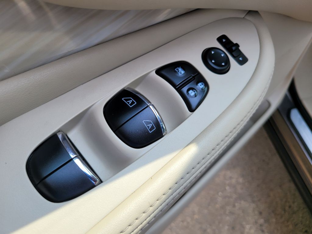 2017 Nissan Murano Image 16