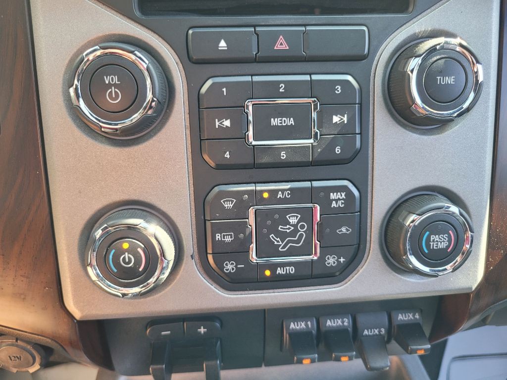 2016 Ford F-350 Image 38