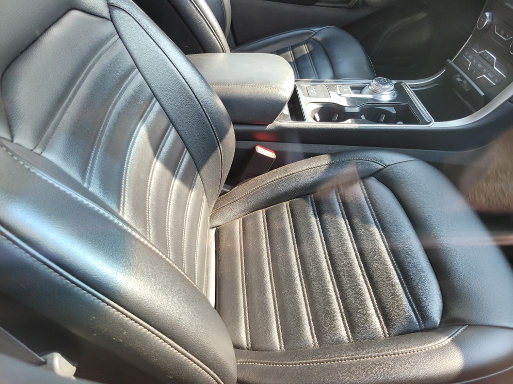 2019 Ford Edge Image 4