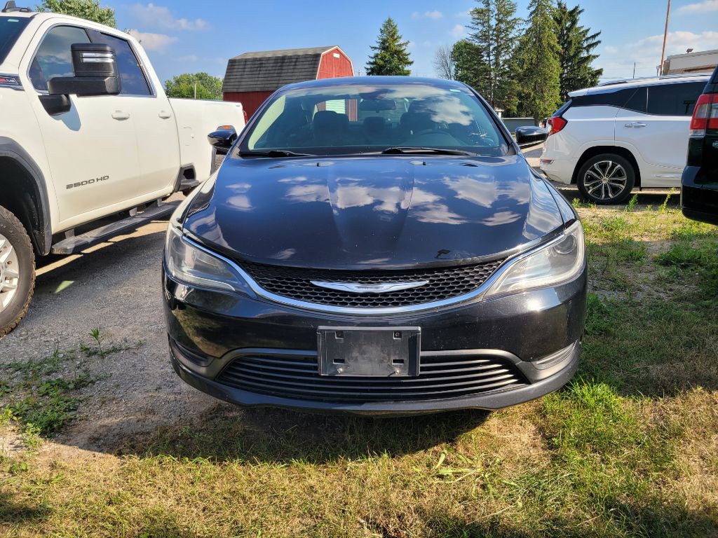 2016 Chrysler 200 Image 2