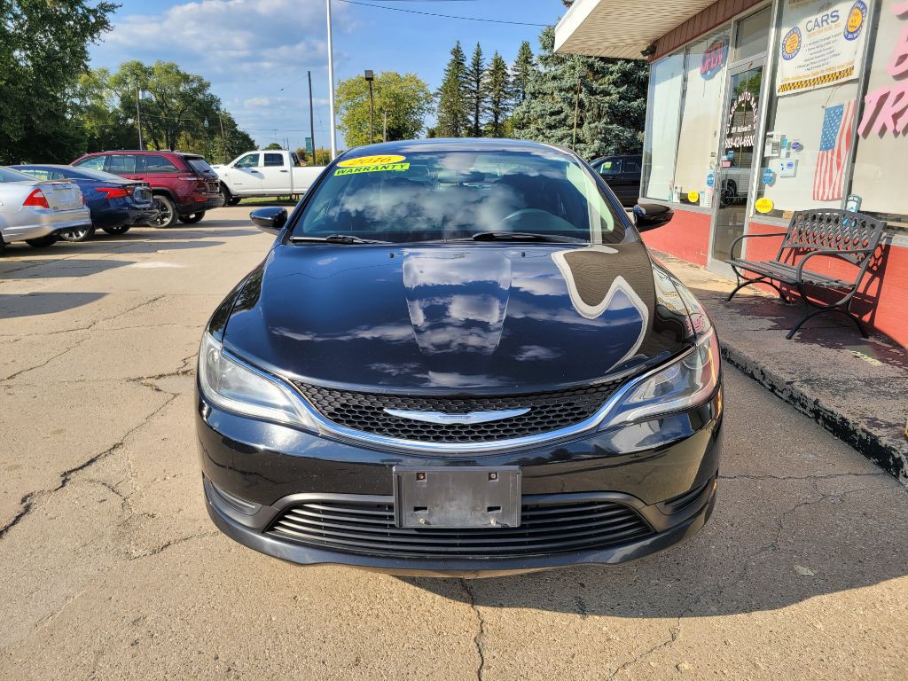 2016 Chrysler 200 Image 2