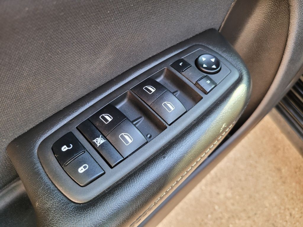 2016 Chrysler 200 Image 14