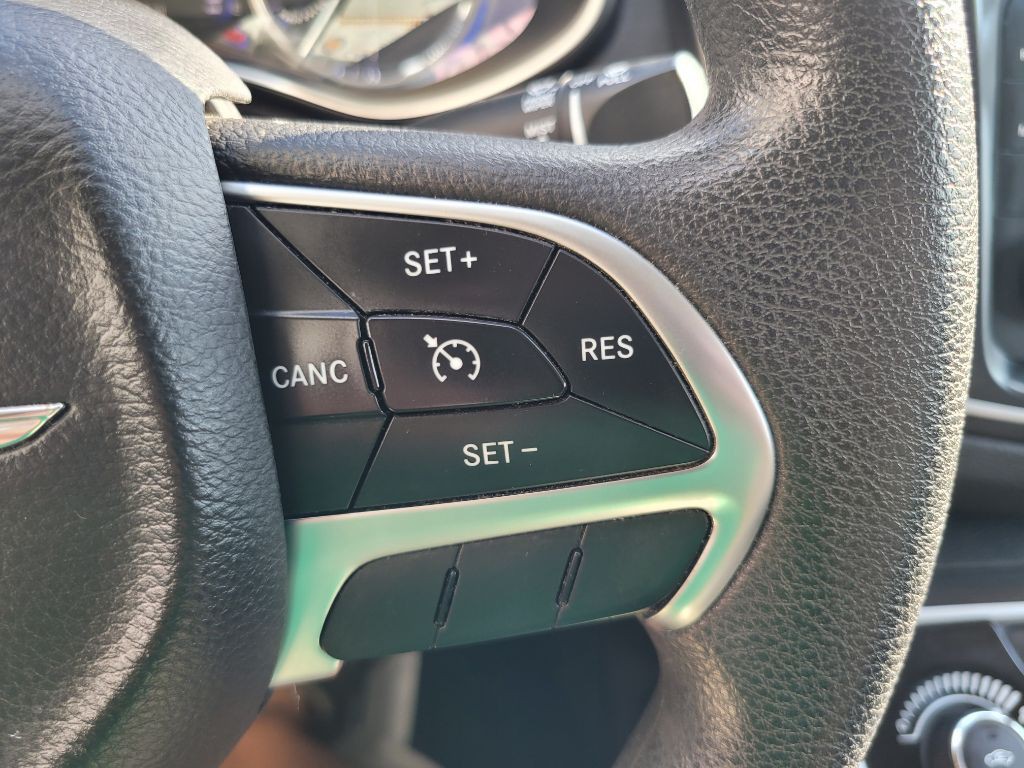 2016 Chrysler 200 Image 20