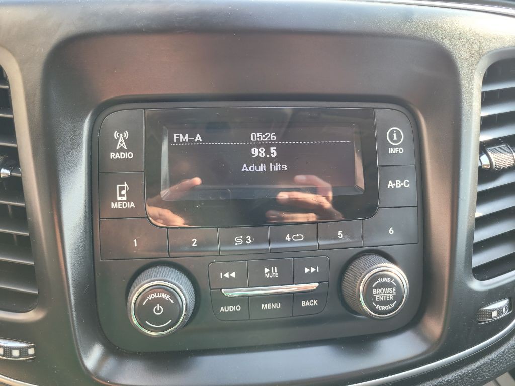 2016 Chrysler 200 Image 23